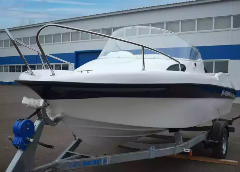 Стеклопластиковый катер Neman-530 с каютой в Тюмени