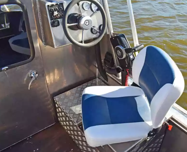 Алюминиевый катер Неман 550 с каютой в Тюмени