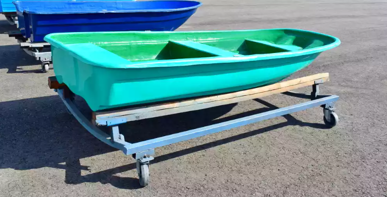 Стеклопластиковая лодка Старт (тримаран) в Тюмени