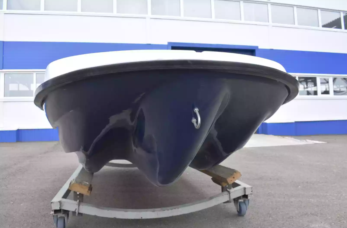 Стеклопластиковая лодка Пингвин New (тримаран) в Тюмени