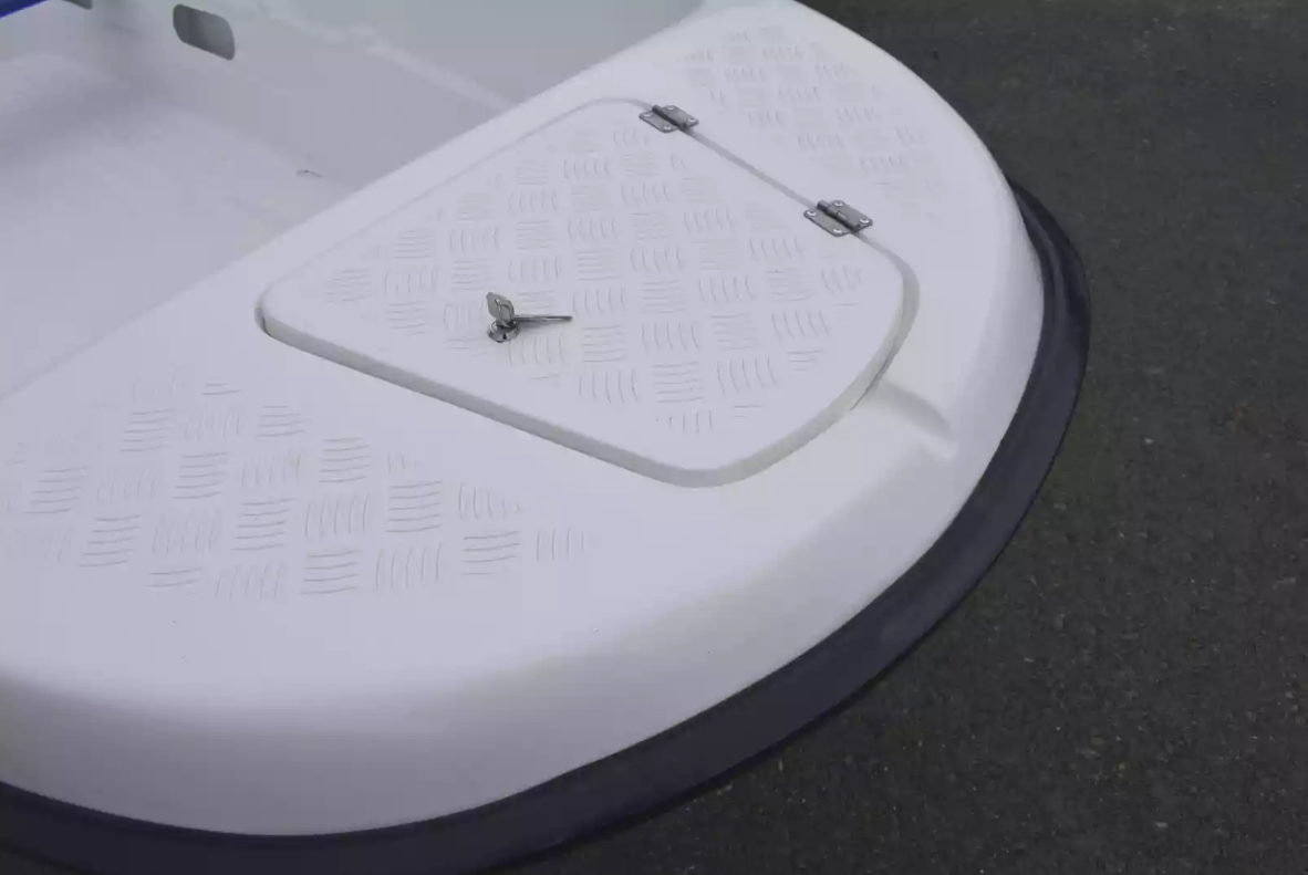 Стеклопластиковая лодка Пингвин New (тримаран) в Тюмени