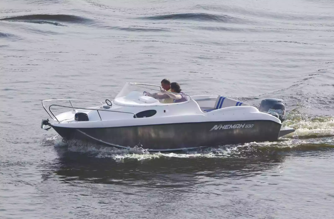 Комбинированный катер Neman-530 с каютой в Тюмени