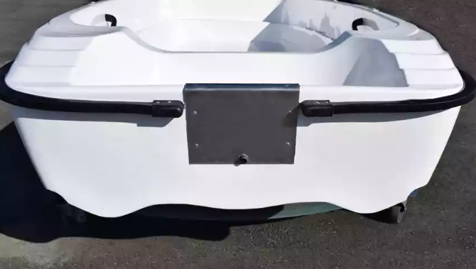 Стеклопластиковая лодка Пингвин (тримаран) в Тюмени