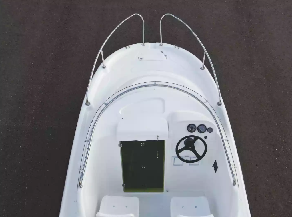 Комбинированный катер Neman-530 с каютой в Тюмени