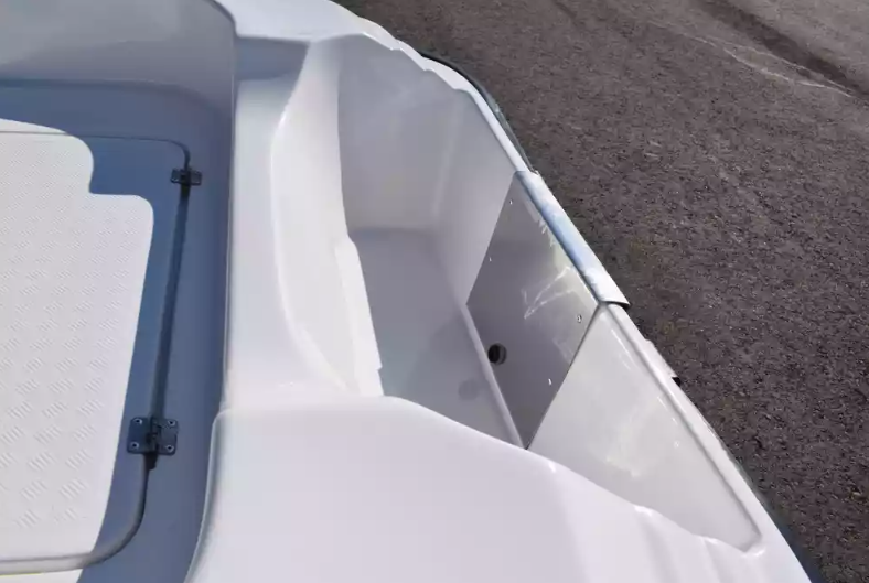 Стеклопластиковая лодка Пингвин (тримаран) в Тюмени