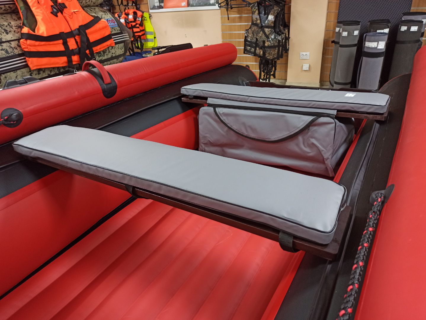 КОМПЛЕКТ МЯГКИХ НАКЛАДОК С СУМКОЙ ДЛЯ ЛОДОК 110Х20 СЕРЫЙ в Тюмени