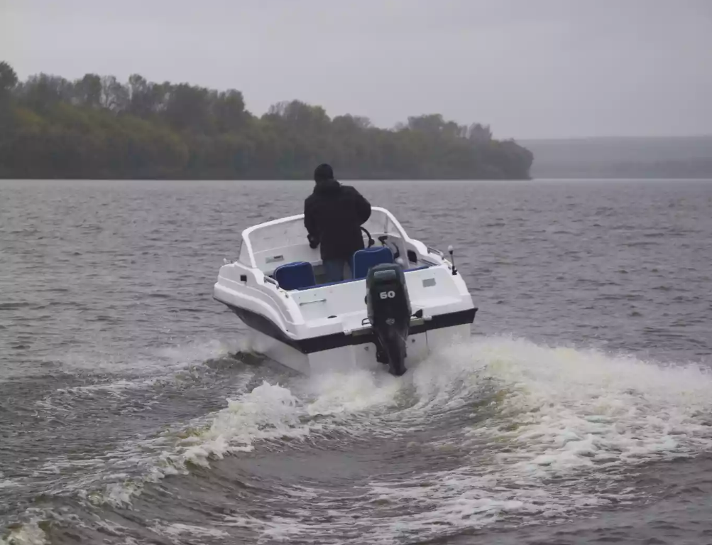 Стеклопластиковый катер Neman-500 Р в Тюмени