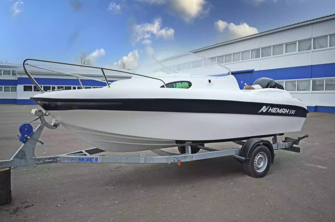 Стеклопластиковый катер Neman-530 с каютой в Тюмени