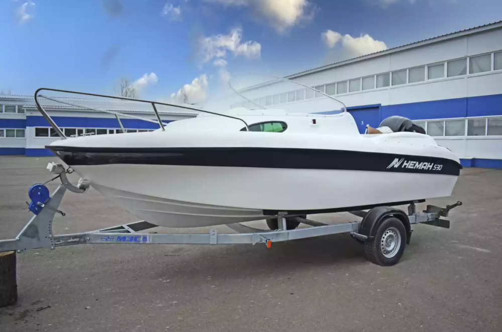 Стеклопластиковый катер Neman-530 с каютой в Тюмени