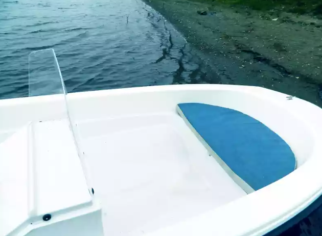 Стеклопластиковый катер Тримаран Wyatboat 430 C в Тюмени