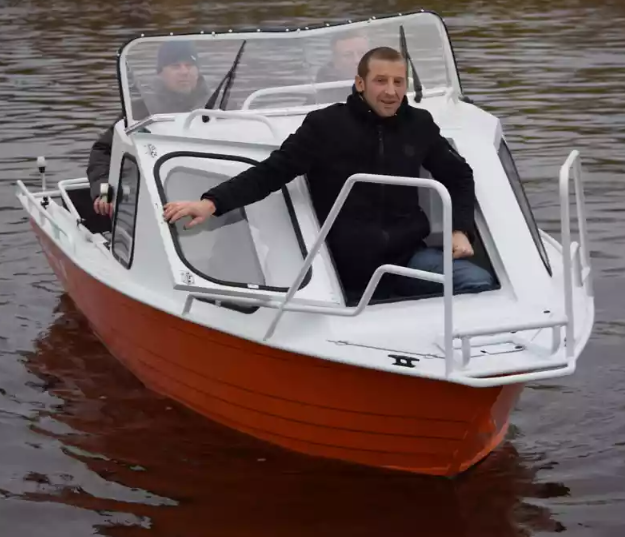 Алюминиевый катер Неман-500 (каютный) в Тюмени