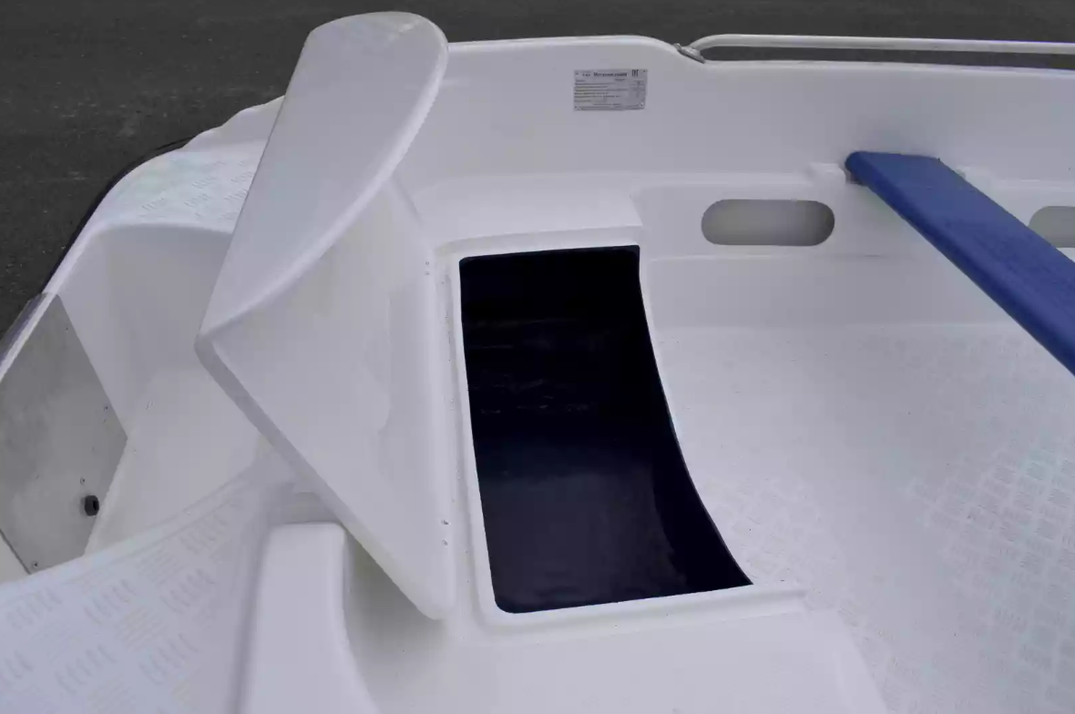 Стеклопластиковая лодка Пингвин New (тримаран) в Тюмени