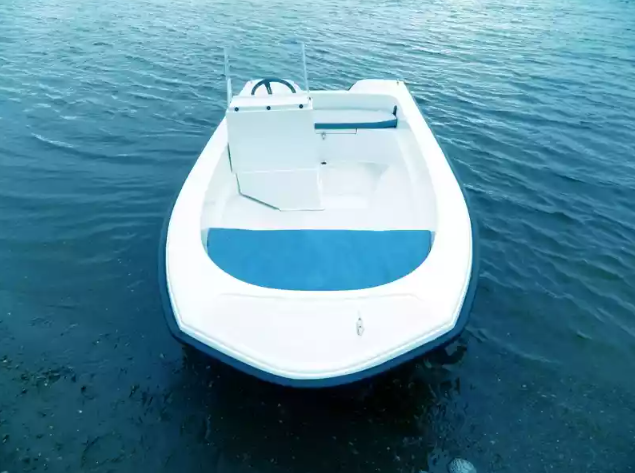 Стеклопластиковый катер Тримаран Wyatboat 430 C в Тюмени