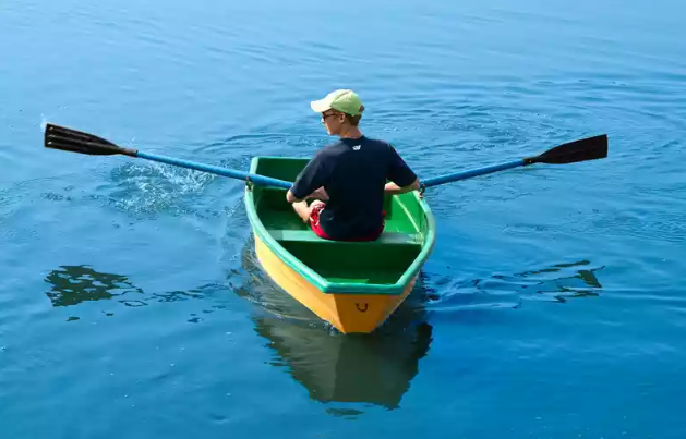Стеклопластиковая лодка Малютка в Тюмени