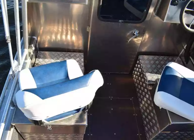 Алюминиевый катер Неман 550 с каютой в Тюмени