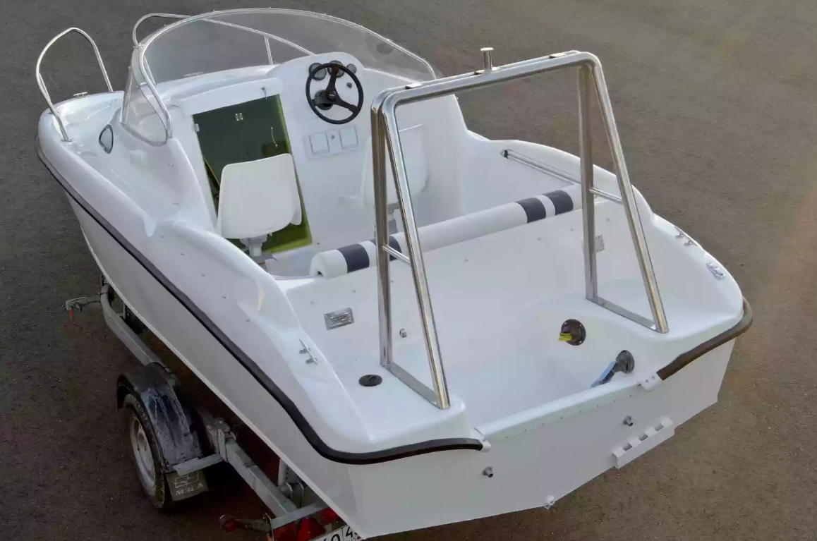 Комбинированный катер Neman-530 с каютой в Тюмени