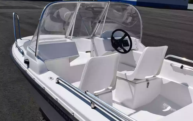 Стеклопластиковый катер Wyatboat-430 DC (тримаран) в Тюмени