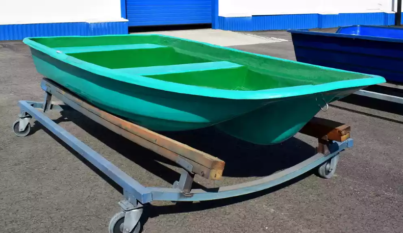 Стеклопластиковая лодка Старт (тримаран) в Тюмени