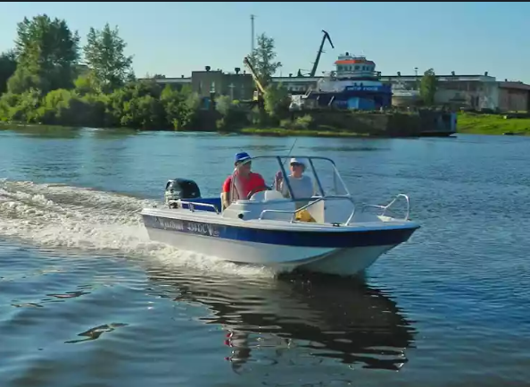 Стеклопластиковый катер Wyatboat-430 DC (тримаран) в Тюмени