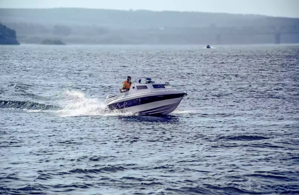 Стеклопластиковый катер Neman-500 в Тюмени