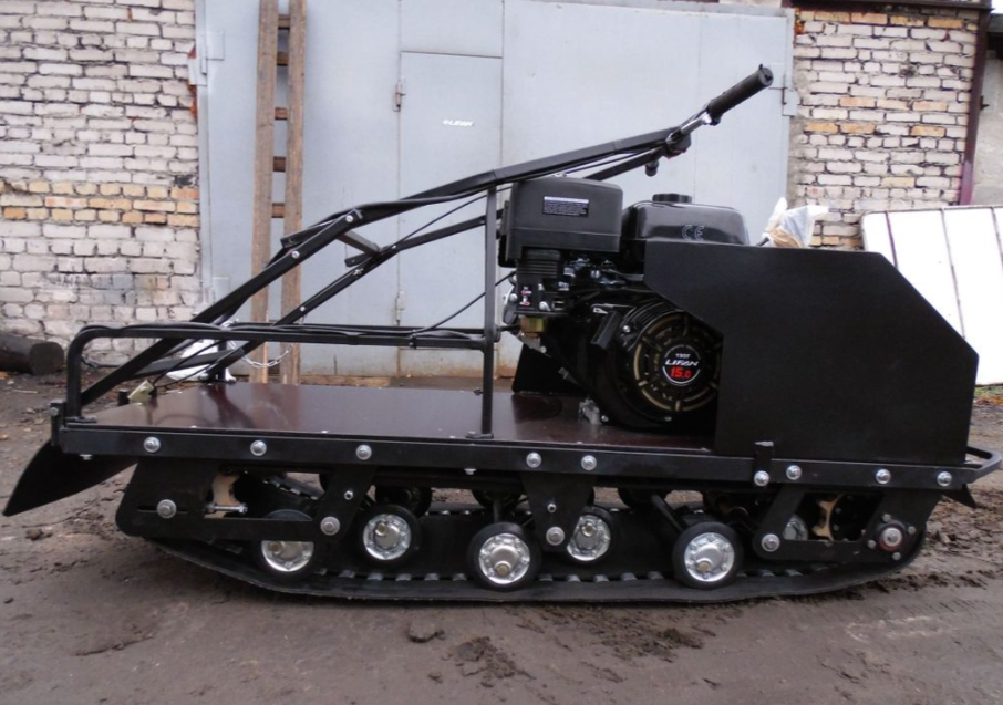 Мотобуксировщик AhtaR Зима 15 л/с с вариатором в Тюмени