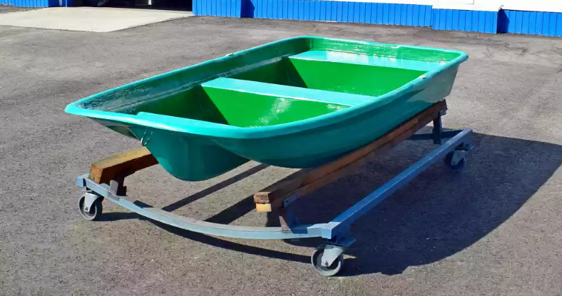 Стеклопластиковая лодка Старт (тримаран) в Тюмени