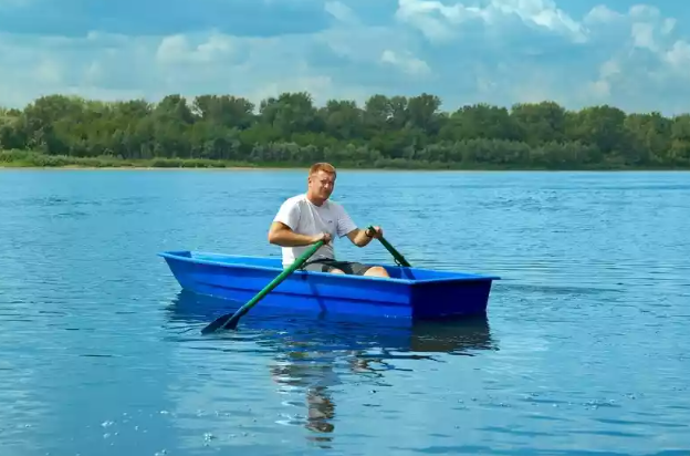 Стеклопластиковая лодка Малютка в Тюмени