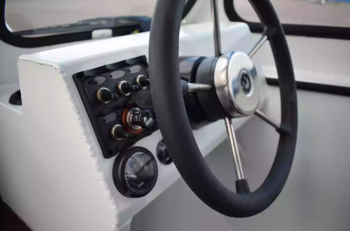 Алюминиевый катер Неман-500 (закрытая рубка) в Тюмени