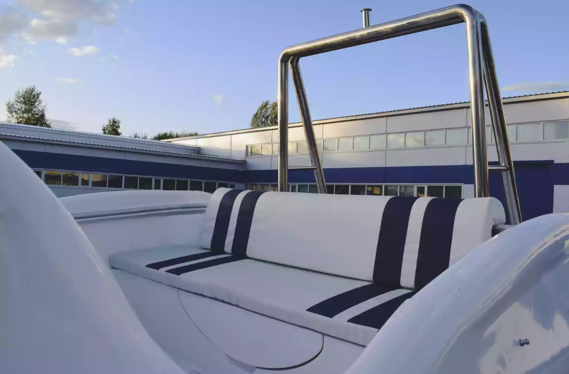 Комбинированный катер Neman-530 с каютой в Тюмени