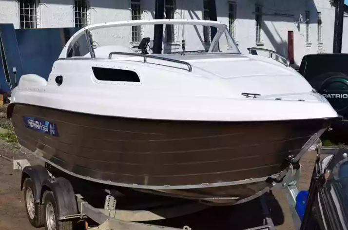 Комбинированный катер Neman-550 с каютой в Тюмени