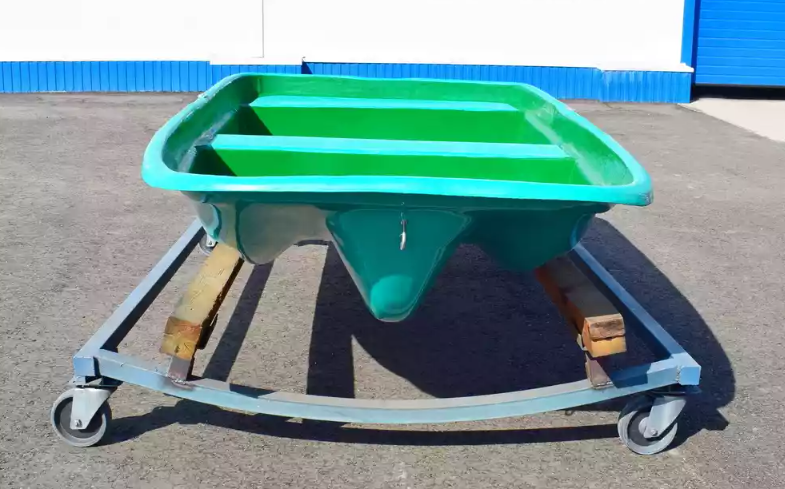 Стеклопластиковая лодка Старт (тримаран) в Тюмени