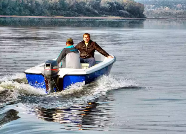Стеклопластиковая лодка Wyatboat 430 тримаран в Тюмени