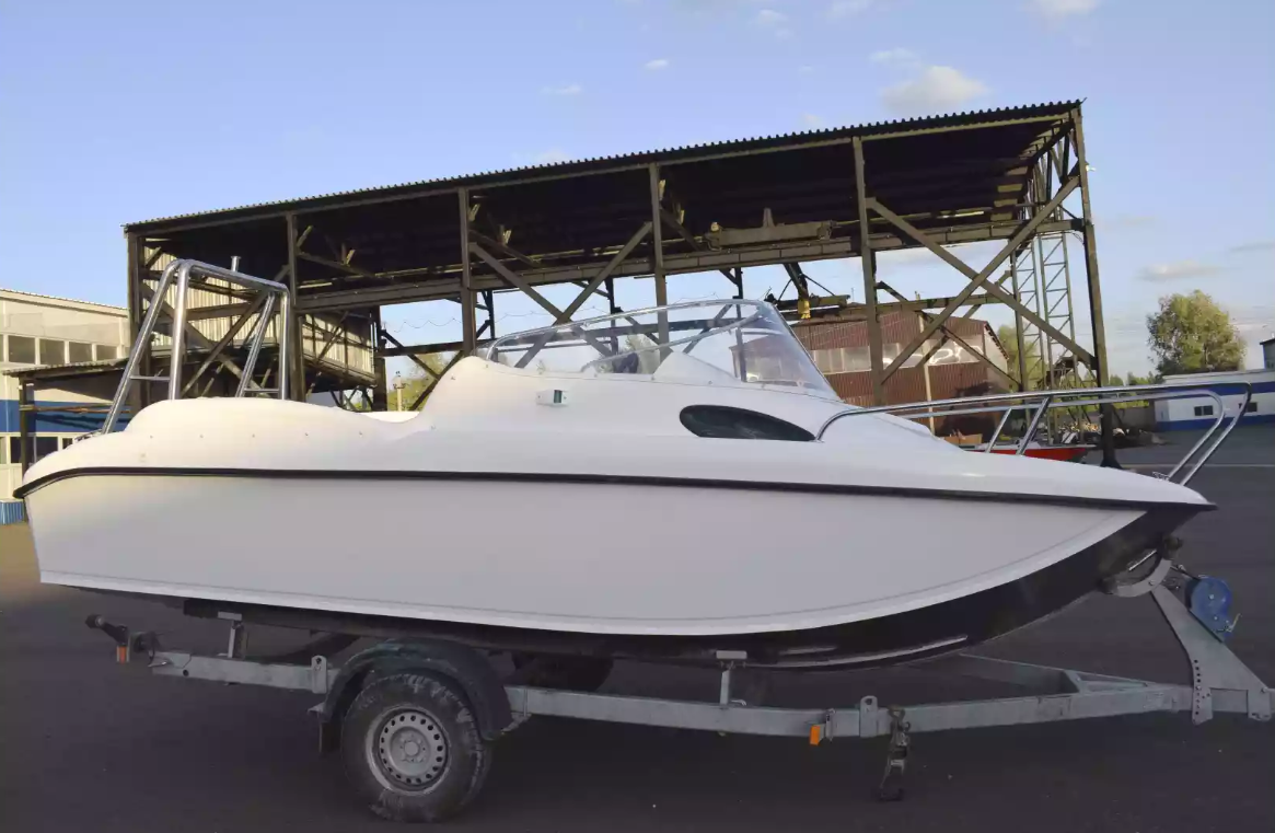 Комбинированный катер Neman-530 с каютой в Тюмени