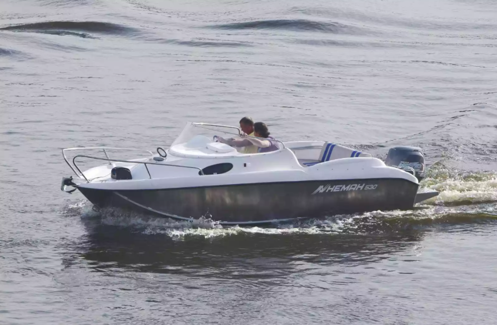 Комбинированный катер Neman-530 с каютой в Тюмени