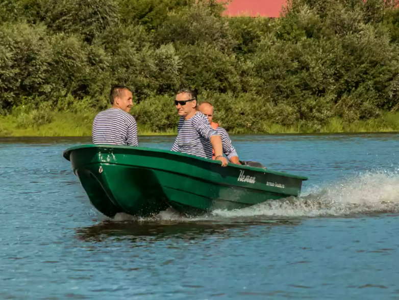 Стеклопластиковая лодка Neman-340 (тримаран) в Тюмени