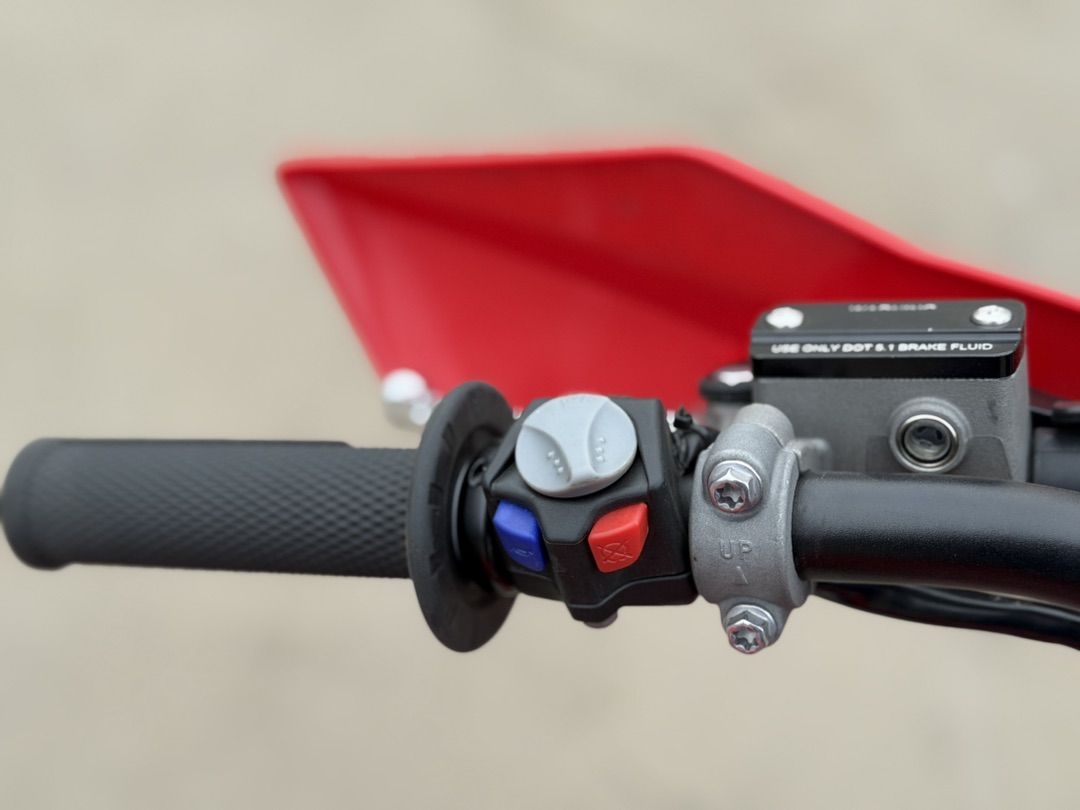 Кроссовый мотоцикл (эндуро) PROMAX WOLVERINE 302 2T EFI в Тюмени