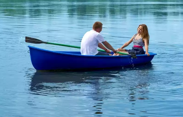 Стеклопластиковая лодка Дельфин в Тюмени