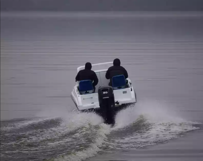 Комбинированный катер Neman-500 с каютой в Тюмени