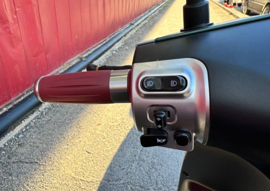 Скутер PROMAX Miami 240 (49) в Тюмени