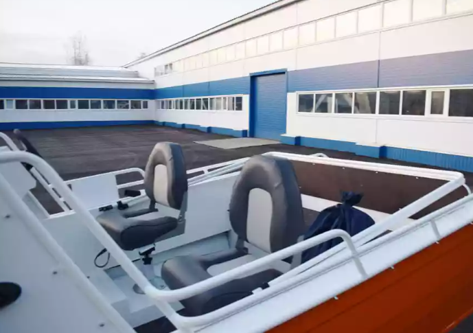 Алюминиевый катер Неман-500 (каютный) в Тюмени