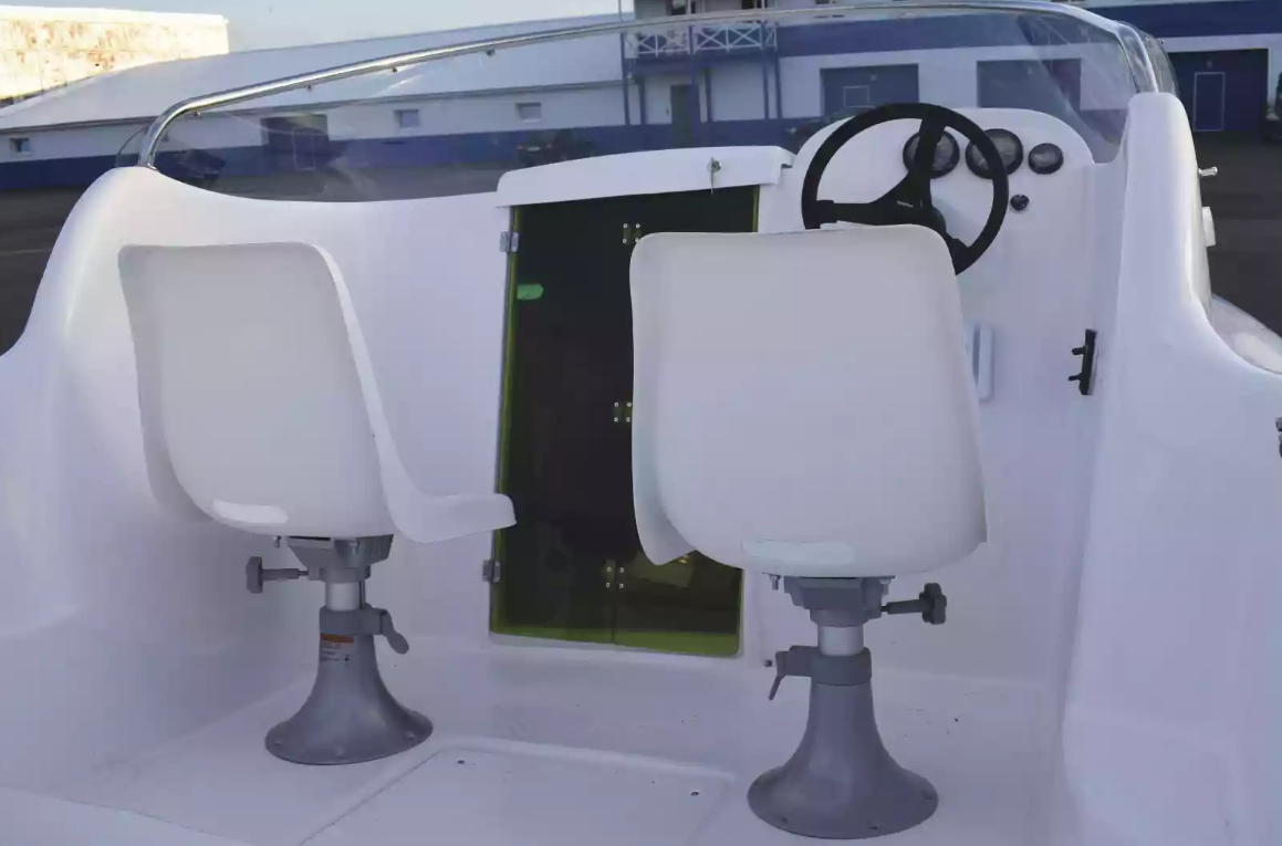 Комбинированный катер Neman-530 с каютой в Тюмени