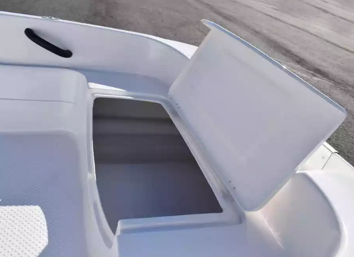 Стеклопластиковая лодка Пингвин (тримаран) в Тюмени