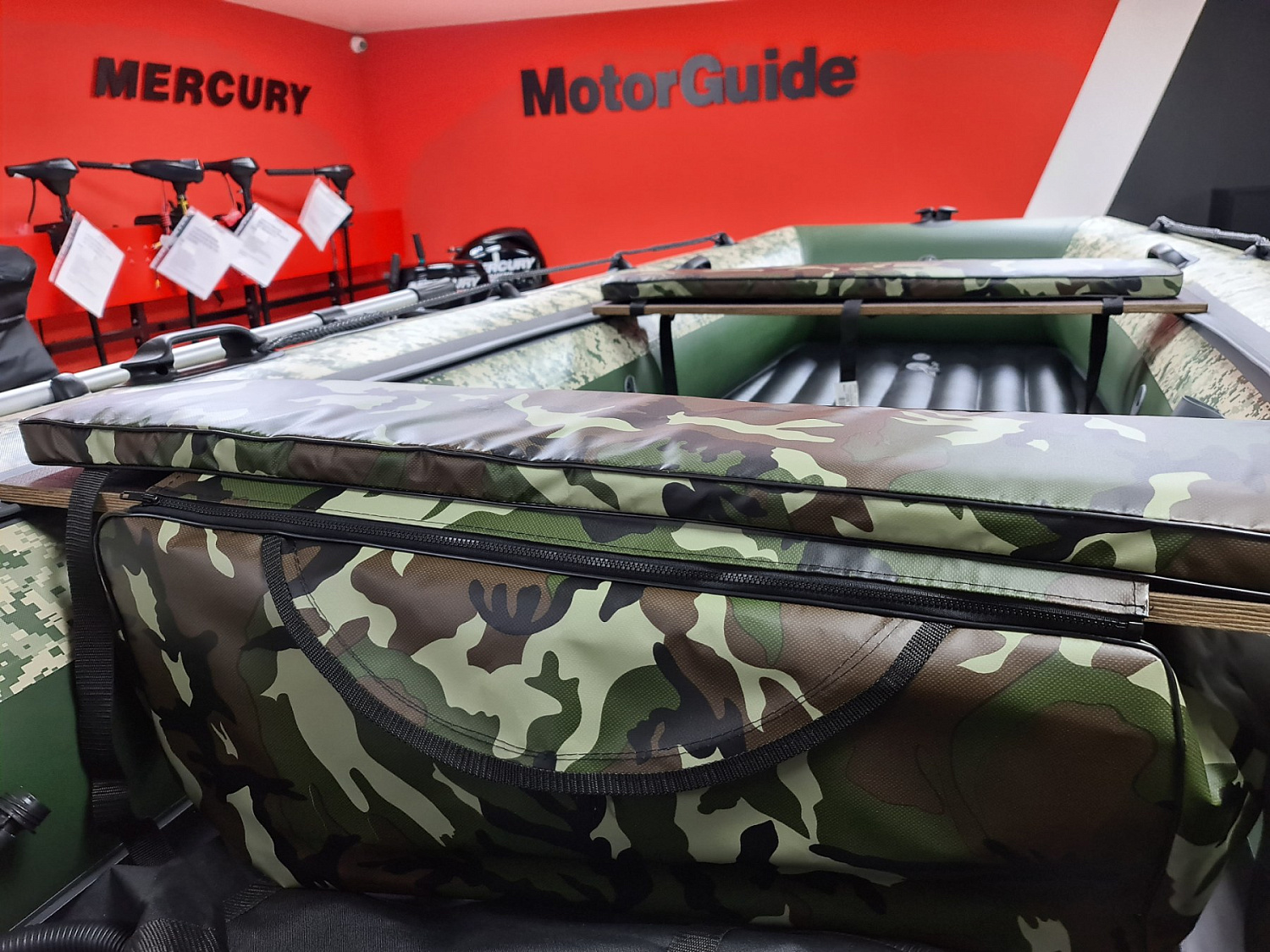 КОМПЛЕКТ МЯГКИХ НАКЛАДОК С СУМКОЙ ДЛЯ ЛОДОК 105Х20 КАМУФЛЯЖ в Тюмени