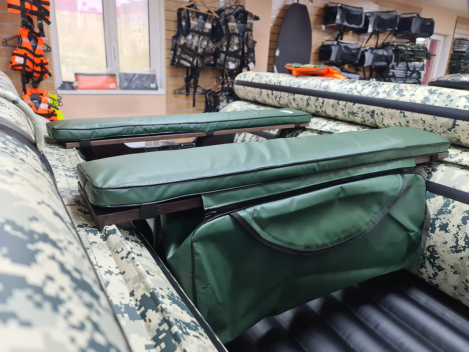 КОМПЛЕКТ МЯГКИХ НАКЛАДОК С СУМКОЙ ДЛЯ ЛОДОК 80Х20 ЗЕЛЕНЫЙ в Тюмени